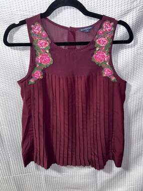 American Eagle Burgundy Pleated Floral Embroidered Sleeveless Blouse